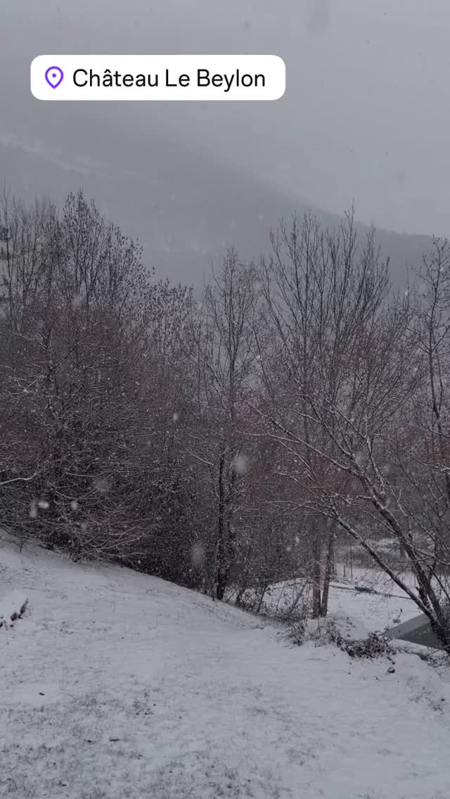 Video by Château le Beylon | Chambres d’hôtes dans les Hautes-Alpes ⛰️ on January 08, 2026.