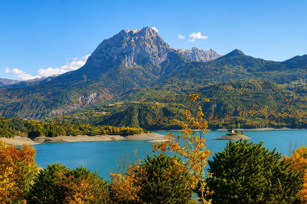 Lake Serre-Ponçon in autumn:.jpg